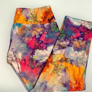 ONZIE capri workout pants.